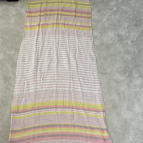 NWT GAP Scarf - Picture 3 of 3